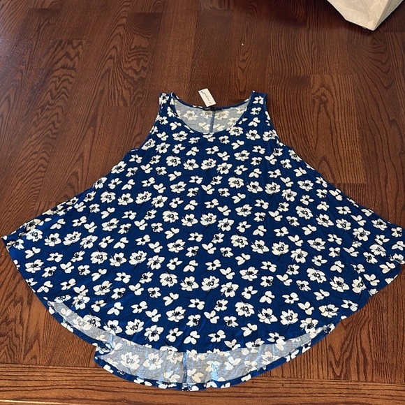NWT Lane Bryant Floral Sleeveless top blue white flowy very stretch plus 18/20 - Picture 9 of 9
